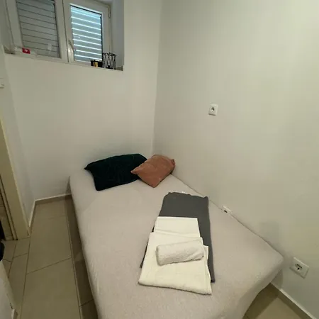 Apartmani Luciano Novalja Exterior photo