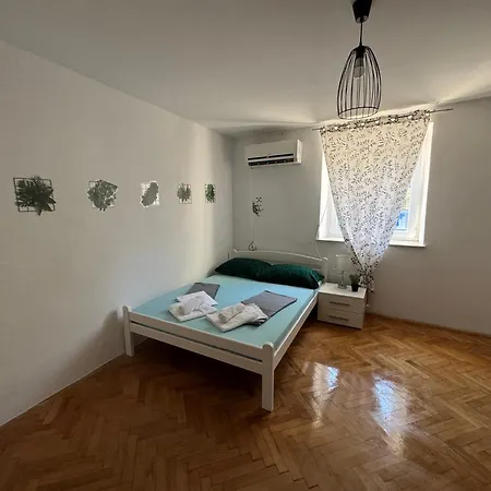Apartmani Luciano Novalja Exterior photo