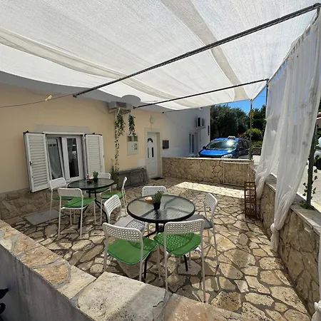 Apartmani Luciano Novalja Exterior photo